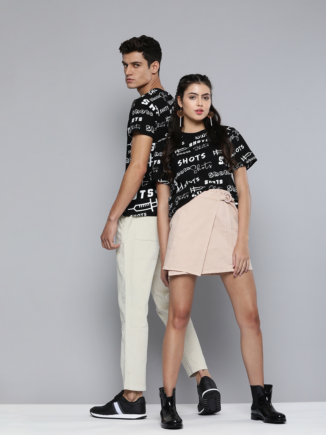 

Kook N Keech Unisex Black & White Typography Printed Pure Cotton Vax Vacay T-shirt