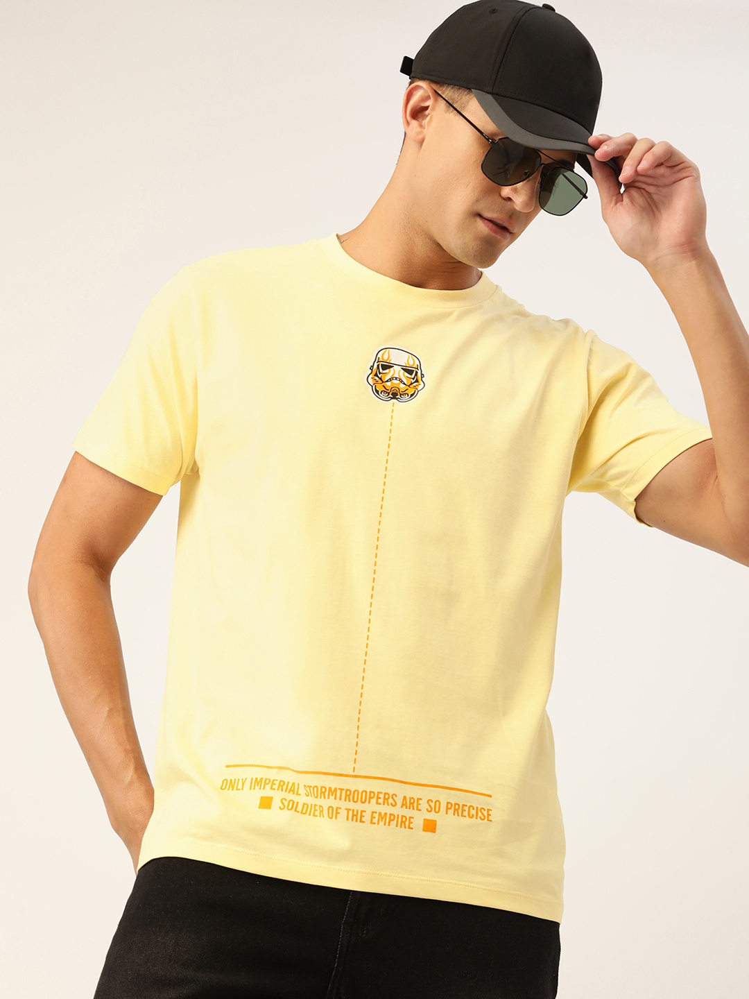 

Kook N Keech Star Wars Men Yellow & Orange Star Wars Printed Pure Cotton T-shirt