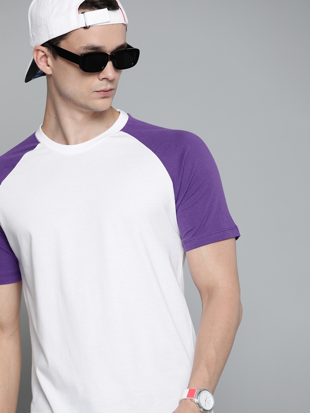 

Kook N Keech Men White Solid Pure Cotton T-shirt