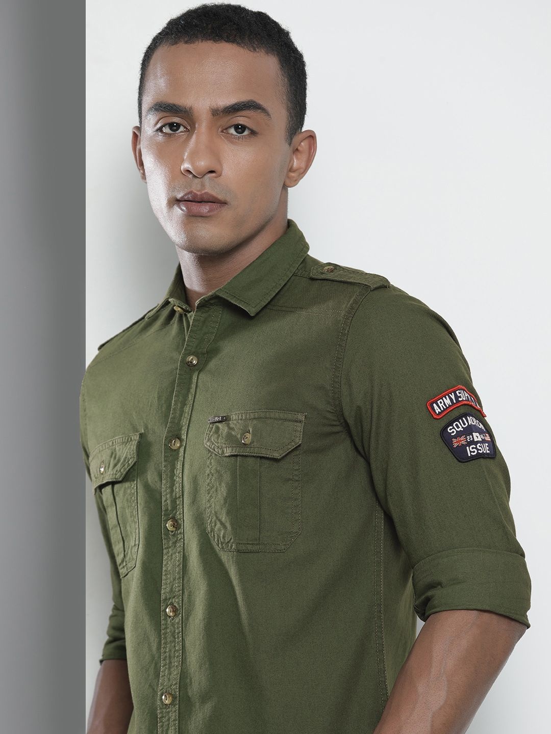 

The Indian Garage Co Men Green Regular Fit Opaque Solid Casual Shirt