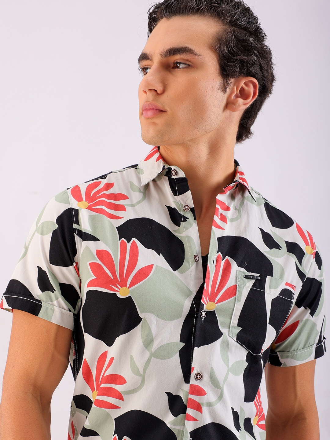 

The Indian Garage Co Men Slim Fit Floral Printed Resortwear Shirt, Green