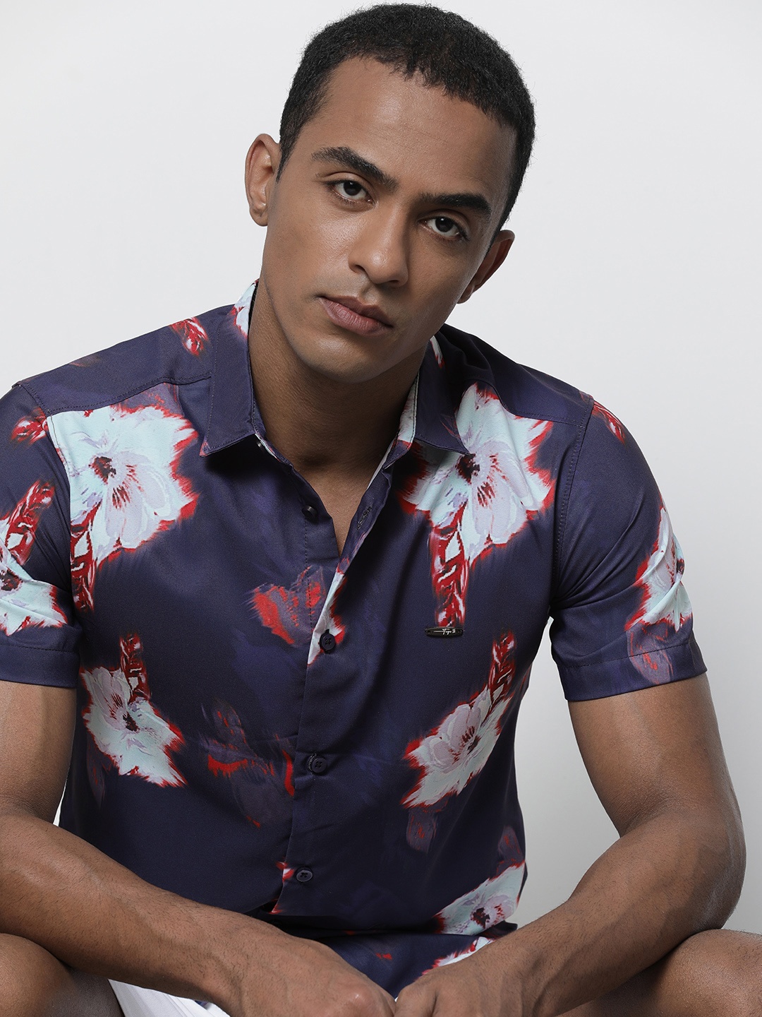 

The Indian Garage Co Men Slim Fit Abstract Printed Resortwear Shirt, Blue