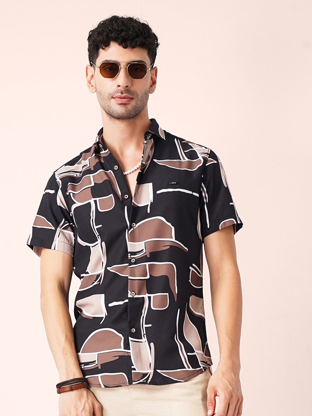 

The Indian Garage Co Men Slim Fit Abstract Printed Resortwear Shirt, Black