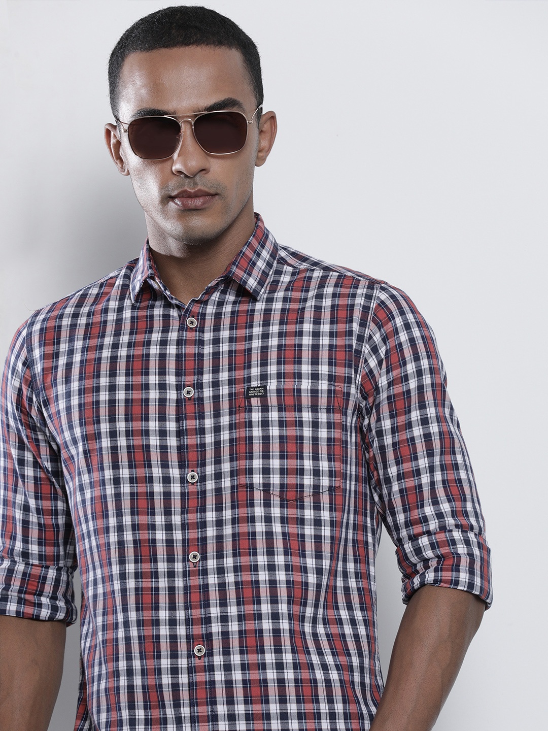 

The Indian Garage Co Men Navy Blue & Red Checked Cotton Casual Shirt