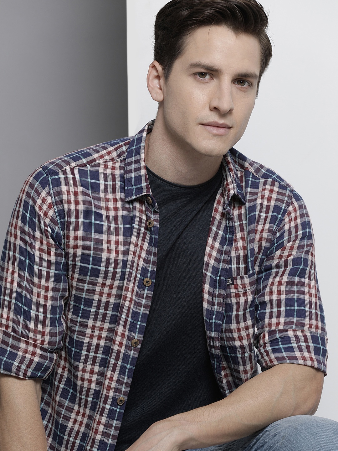 

The Indian Garage Co Men Navy Blue & Maroon Checked Pure Cotton Casual Shirt