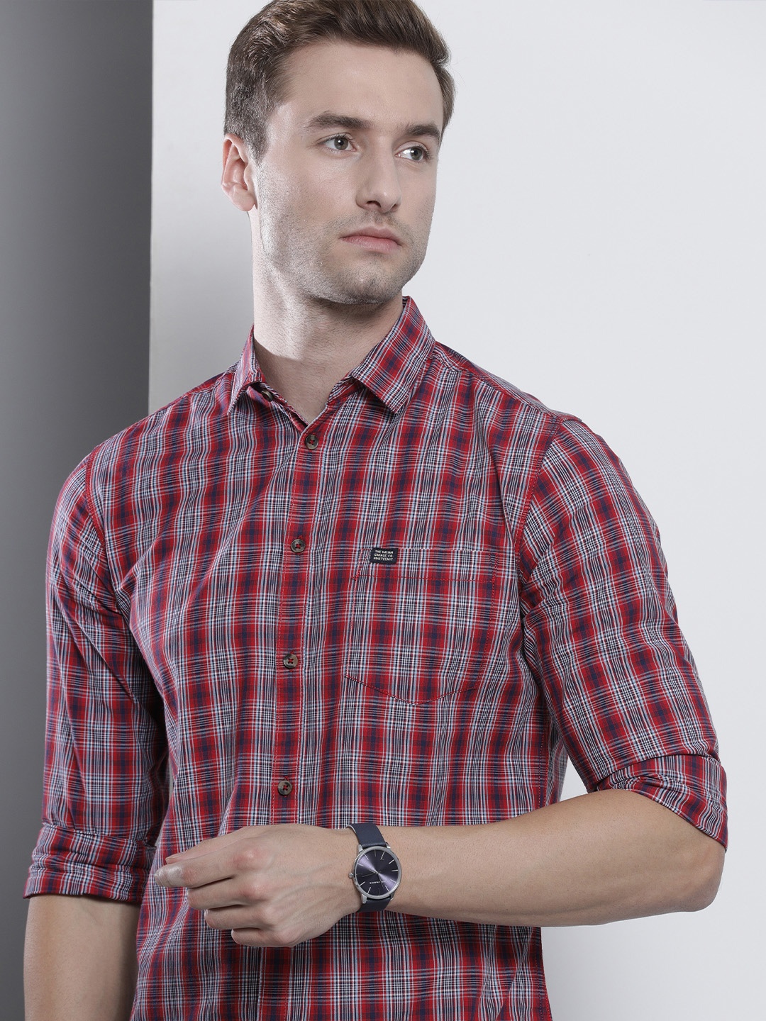 

The Indian Garage Co Men Red & White Checked Cotton Casual Shirt