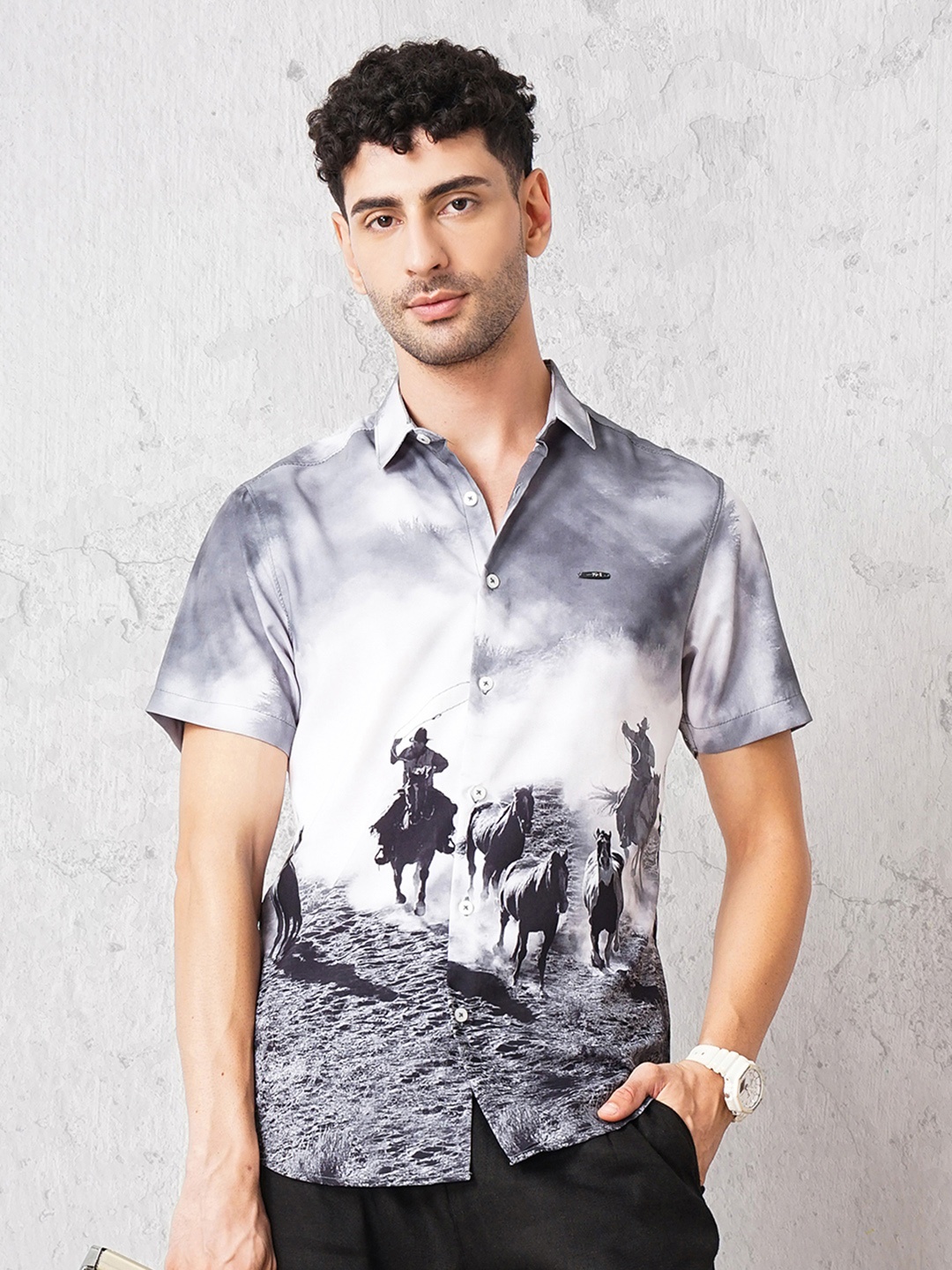 

The Indian Garage Co Men Slim Fit Animal Printed Resortwear Shirt, Grey