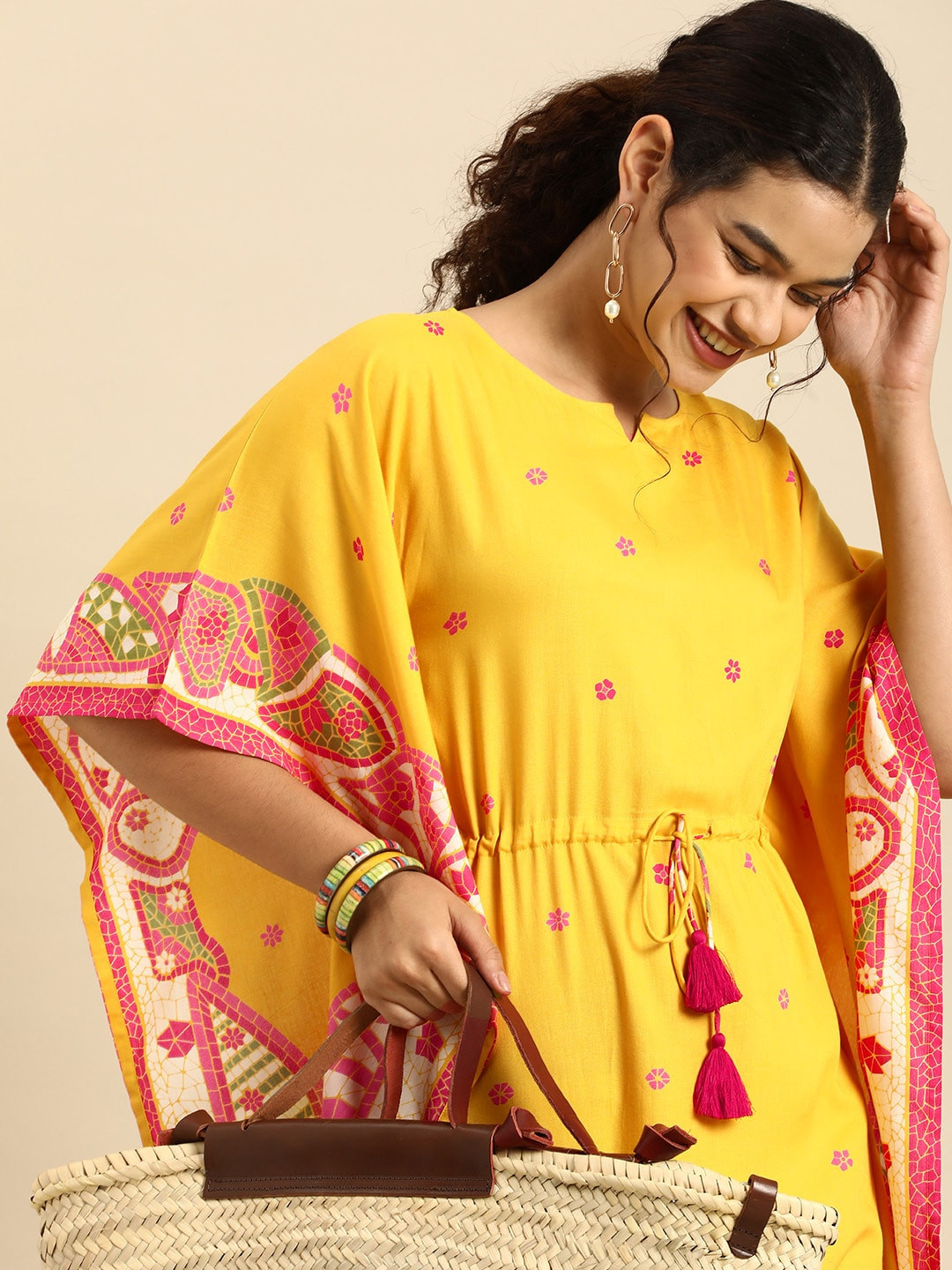 

Anouk Women Floral Printed Extended Sleeves Floral Kaftan Kurta, Yellow