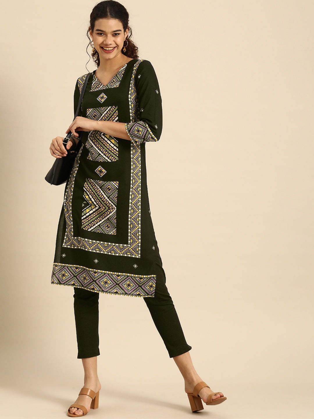 

Anouk Women Black & Yellow Geometric Printed V Neck Pure Cotton Kurta