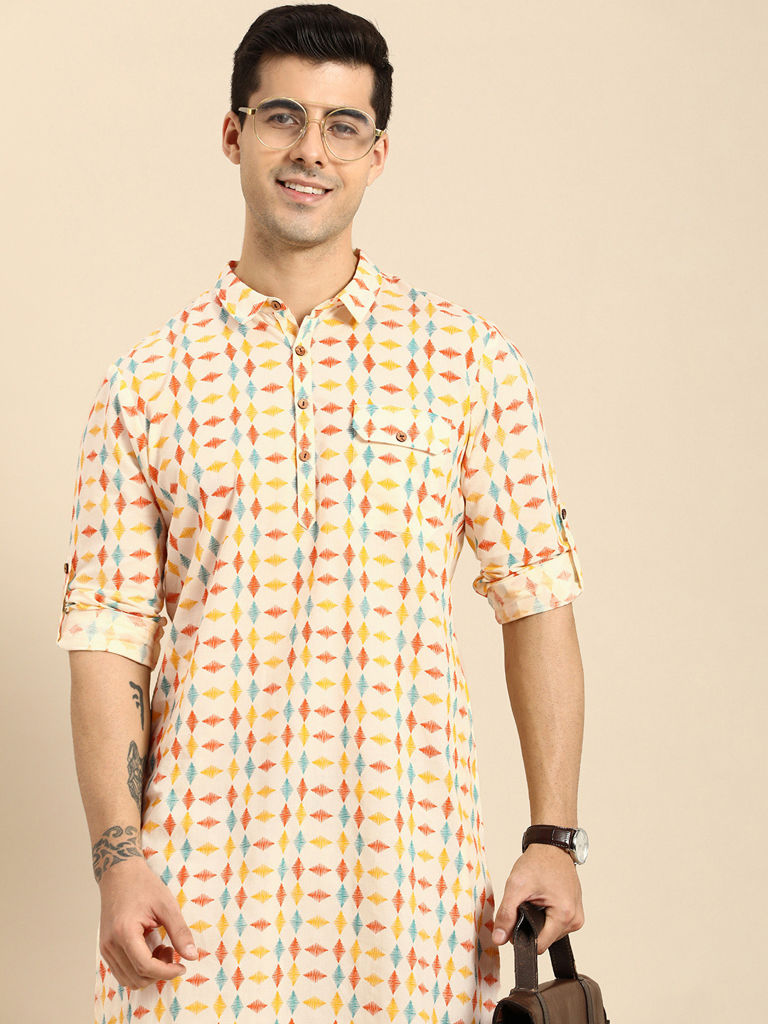 

Anouk Men Off White & Blue Geometric Printed Kurta