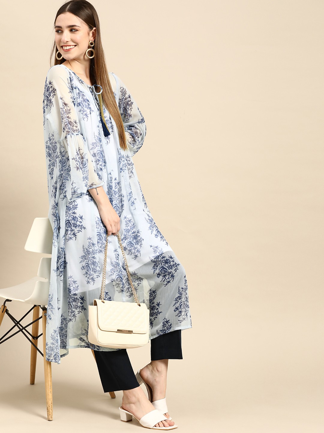 

Anouk Women Blue & Grey Floral Printed Flared Sleeves Floral Kurta