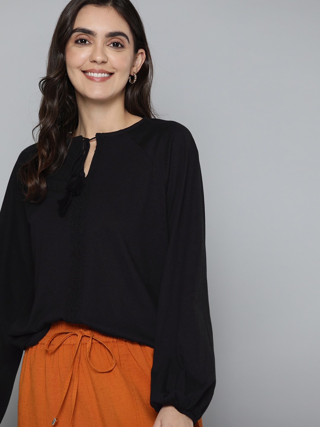 

Mast & Harbour Women Black Tie-Up Neck Top