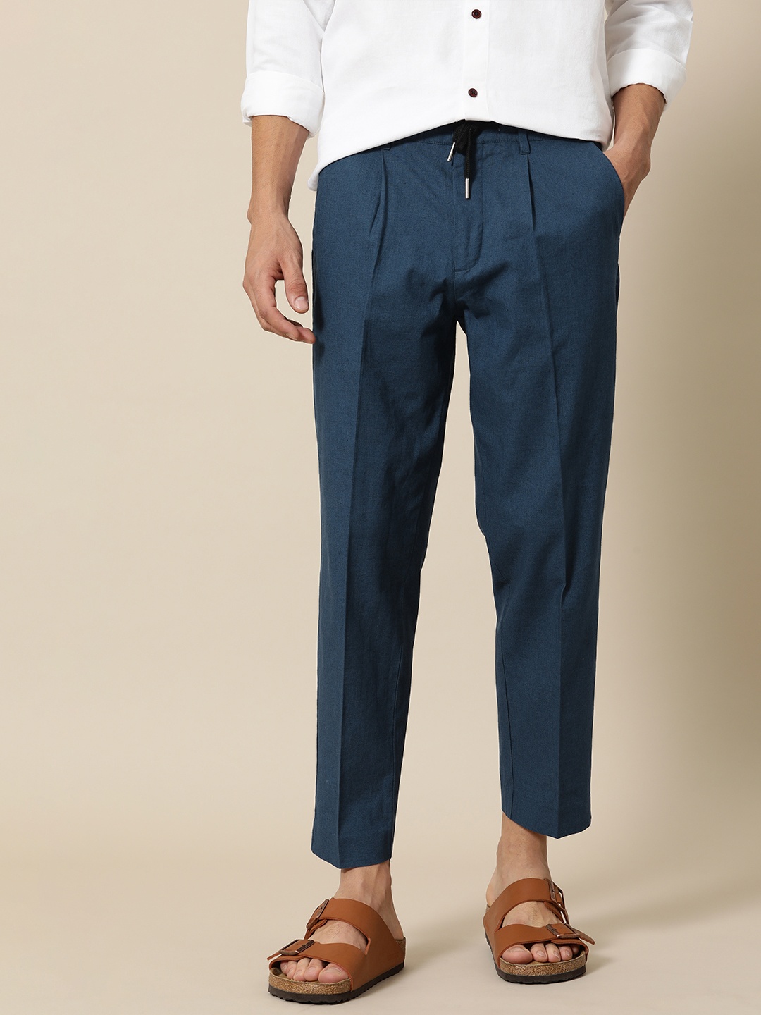 

Mr Bowerbird Men Navy Blue Liberal Fit Cotton Linen Pleated Trousers
