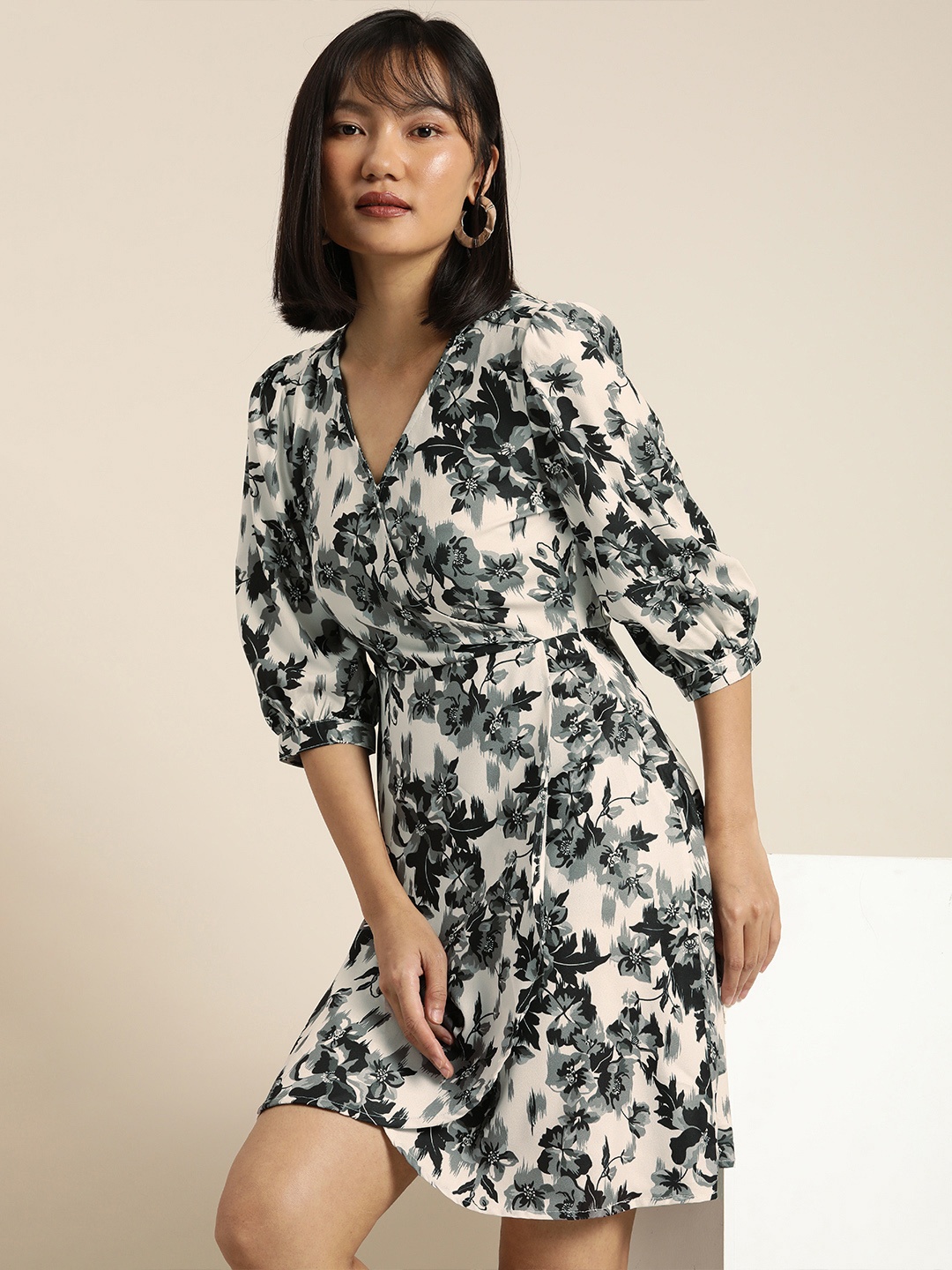

her by invictus Women White & Black Floral Printed Wrap Dress