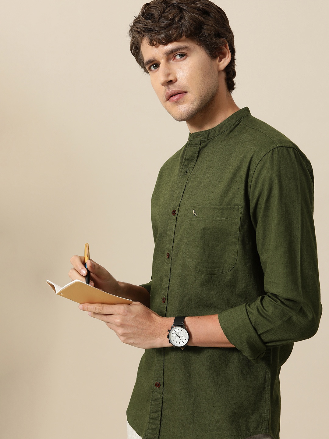 

Mr Bowerbird Men Green Solid Tailored Fit Casual Shirt
