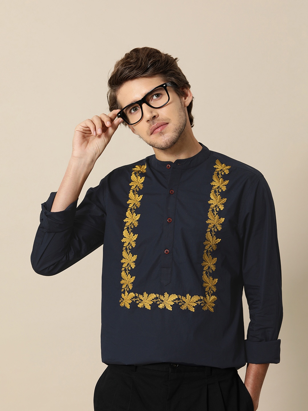 

Mr Bowerbird Men Navy Blue & Gold- Toned Floral Printed Tailored Fit Casual Shirt