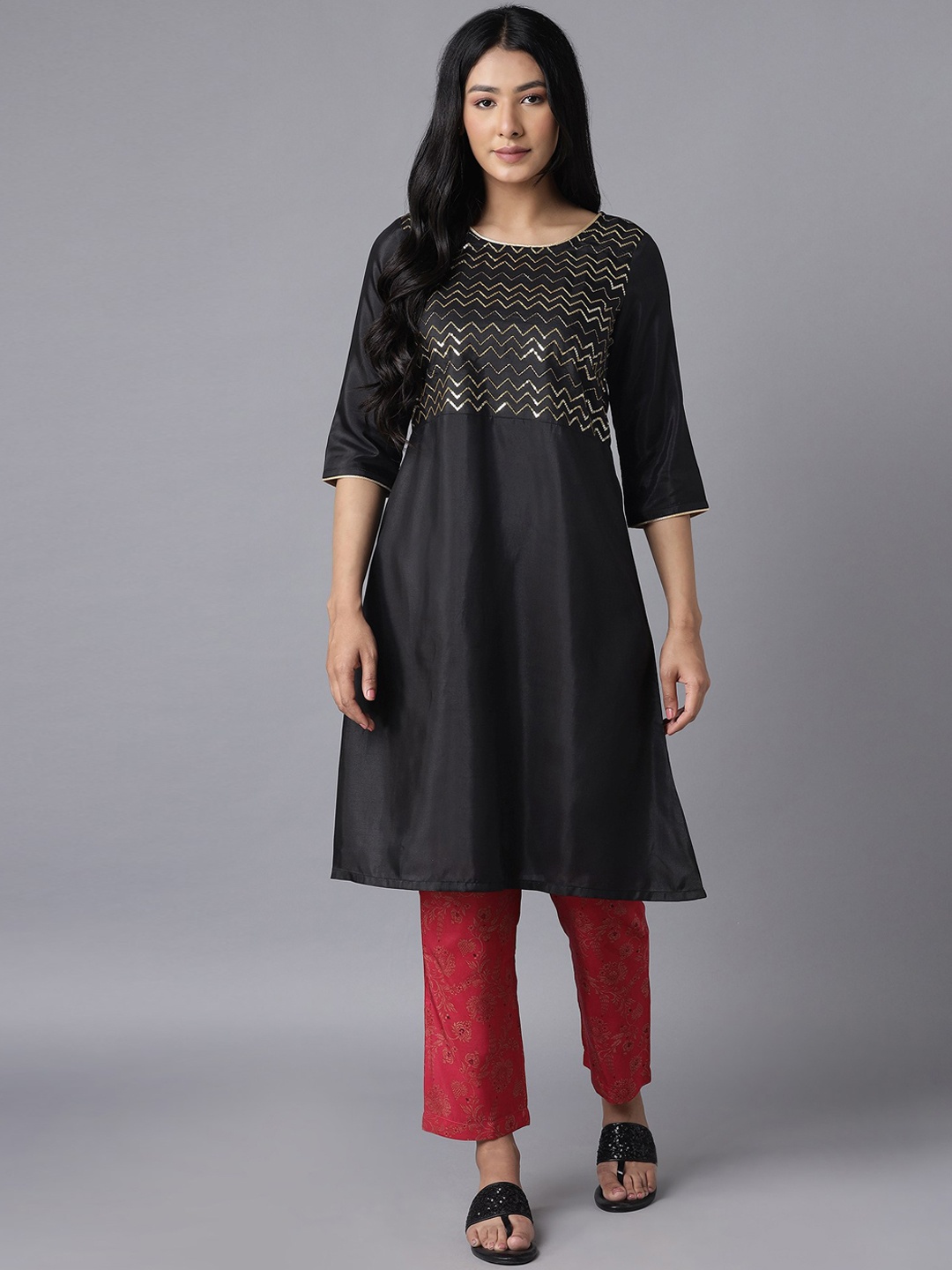 

AURELIA Women Black & Red Embroidered Regular Kurta with Trousers