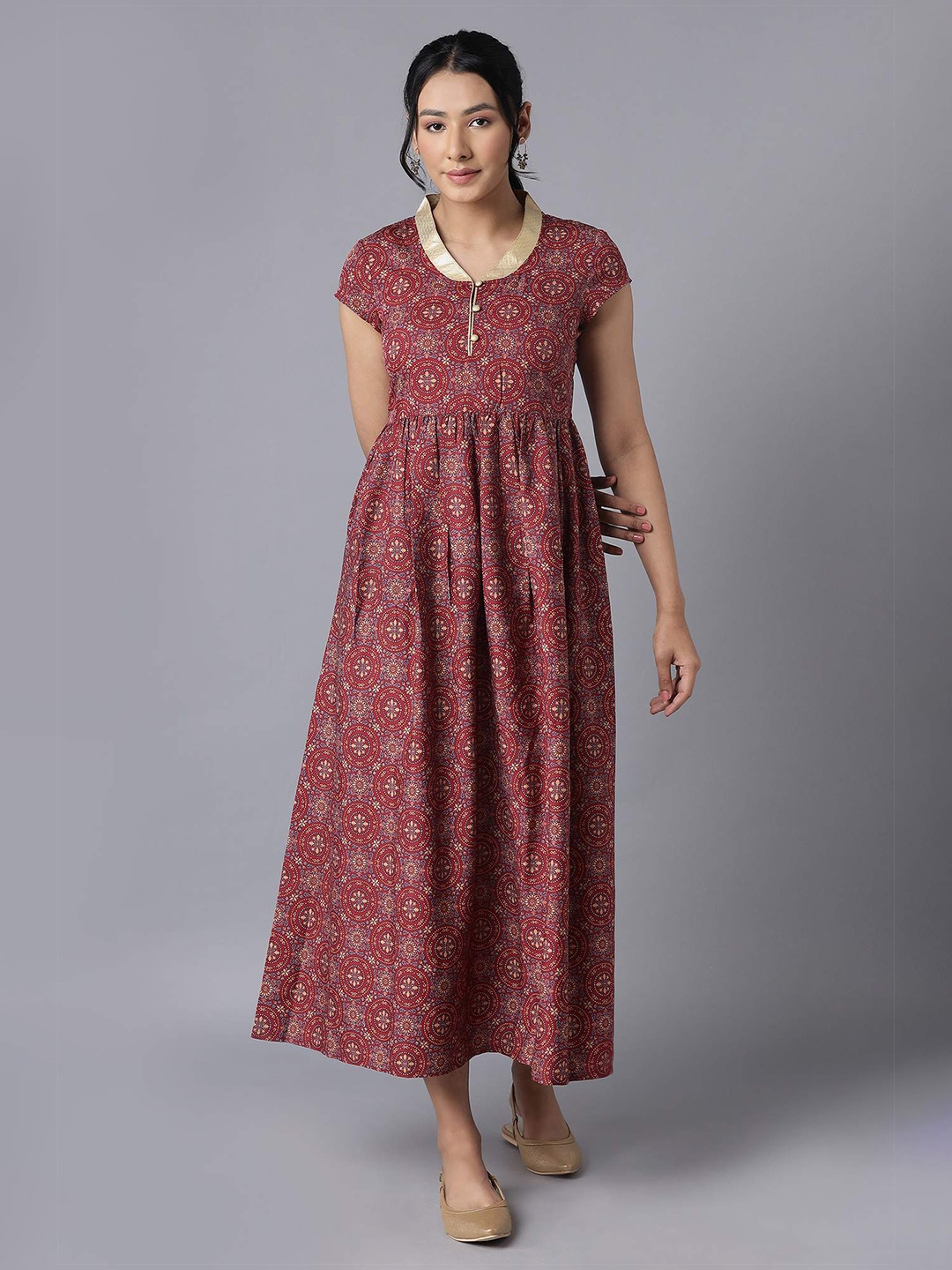 

AURELIA Maroon & Cream-Coloured Ethnic Motifs Ethnic Maxi Dress