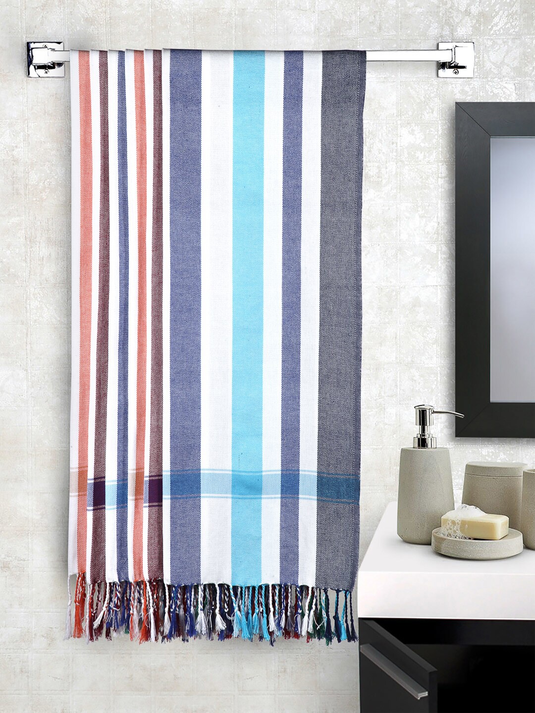 

Arrabi Set Of 5 White & Blue Striped 210 GSM Cotton Bath Towels