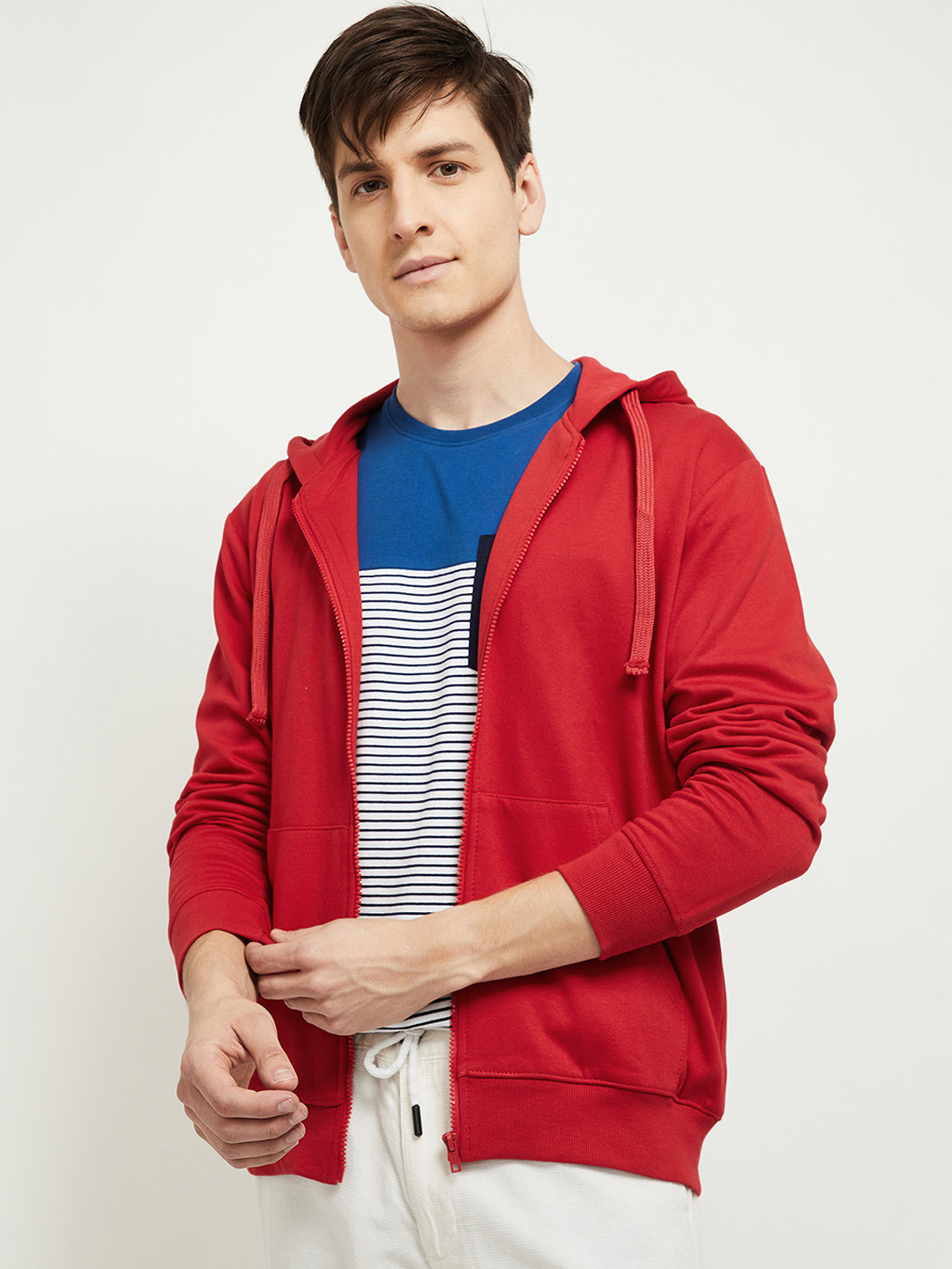 

max Men Red Solid Sweatshirt