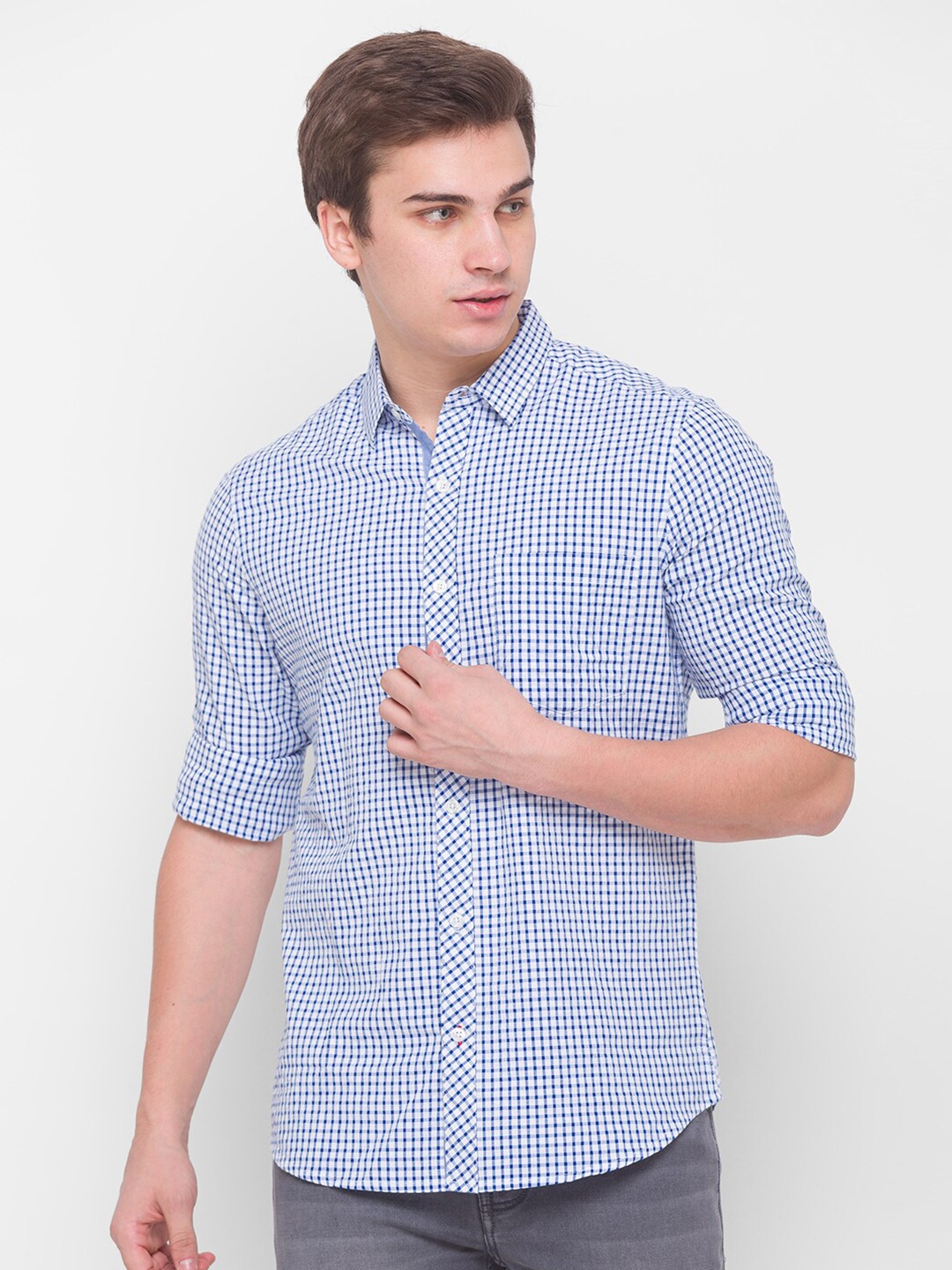 

Globus Men Blue Gingham Checks Opaque Checked Casual Shirt