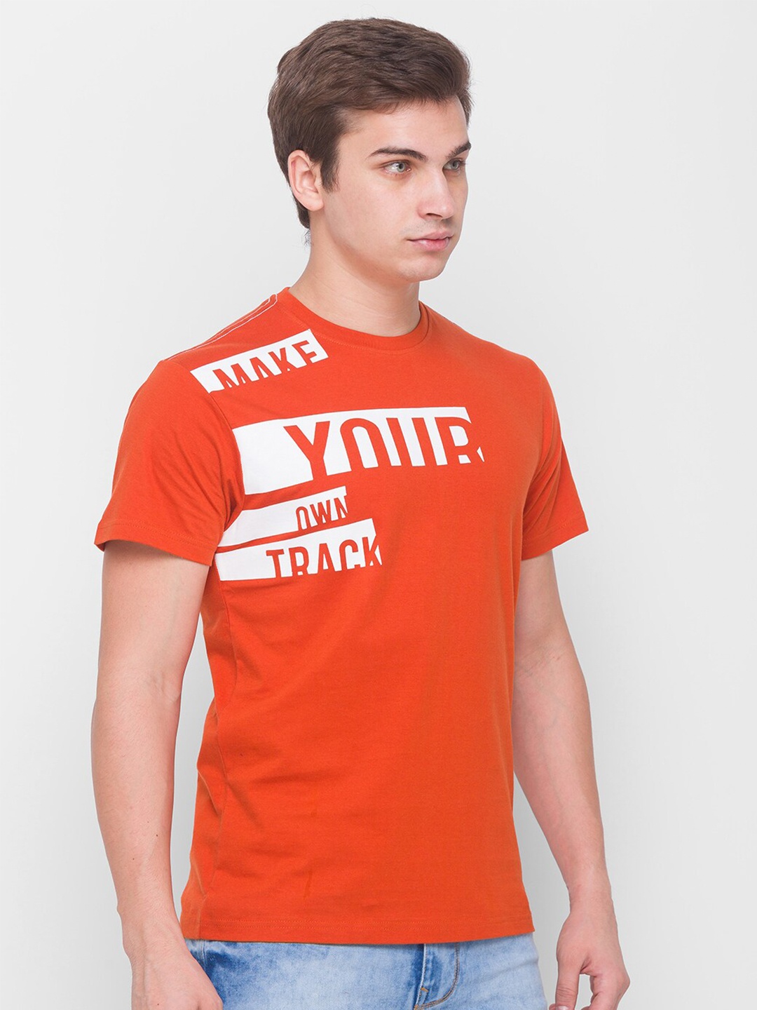 

Globus Men Rust Typography Printed Applique T-shirt