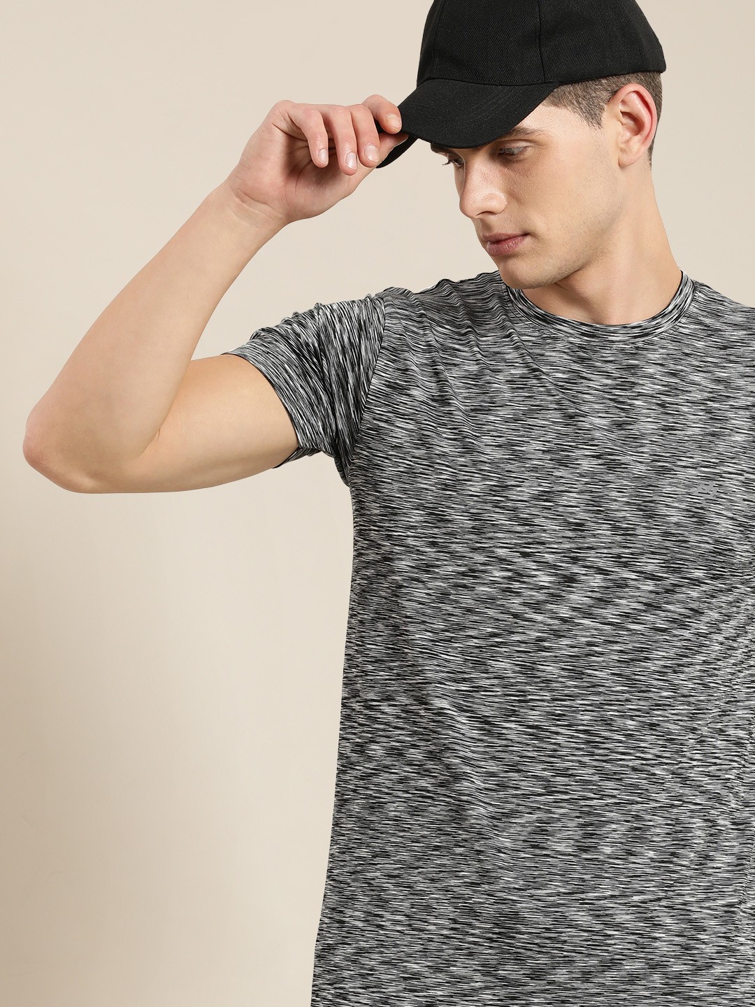 

Difference of Opinion Men Black & White Abstract Printed T-shirt