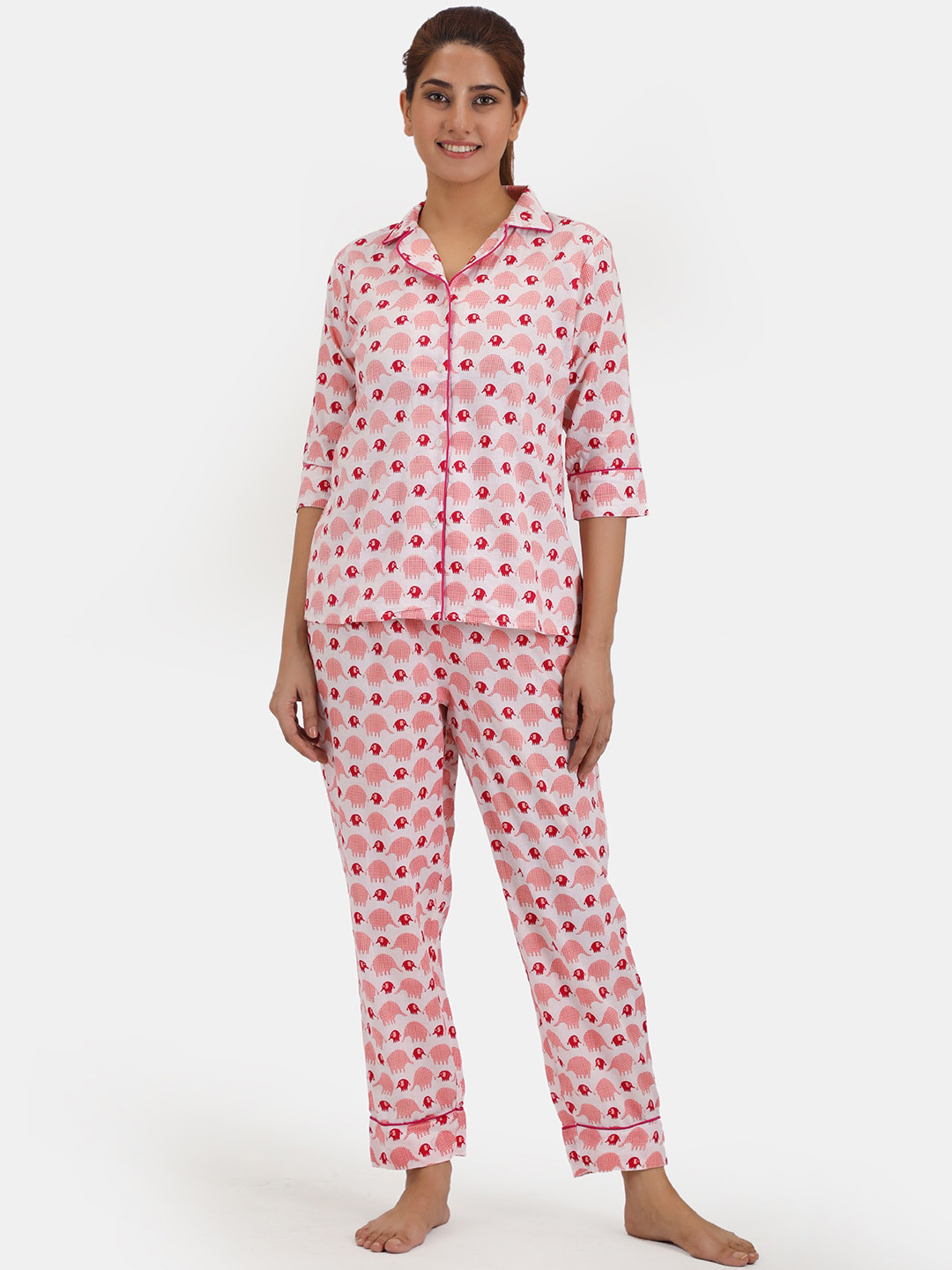 

Do Dhaage Women White & Red Printed Night suit