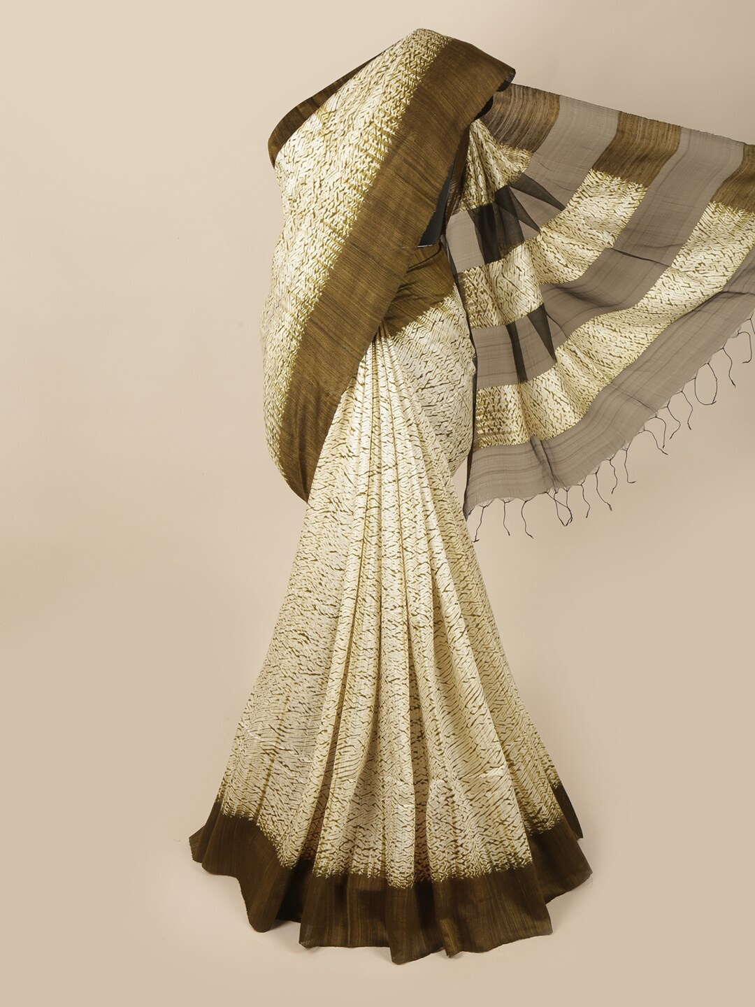 

Pothys Green & Beige Printed Pure Silk Saree