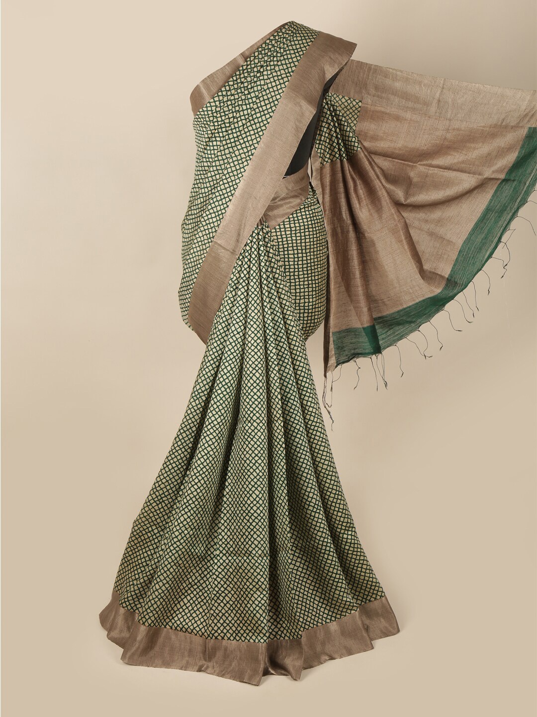 

Pothys Green & Cream-Coloured Checked Pure Silk Saree