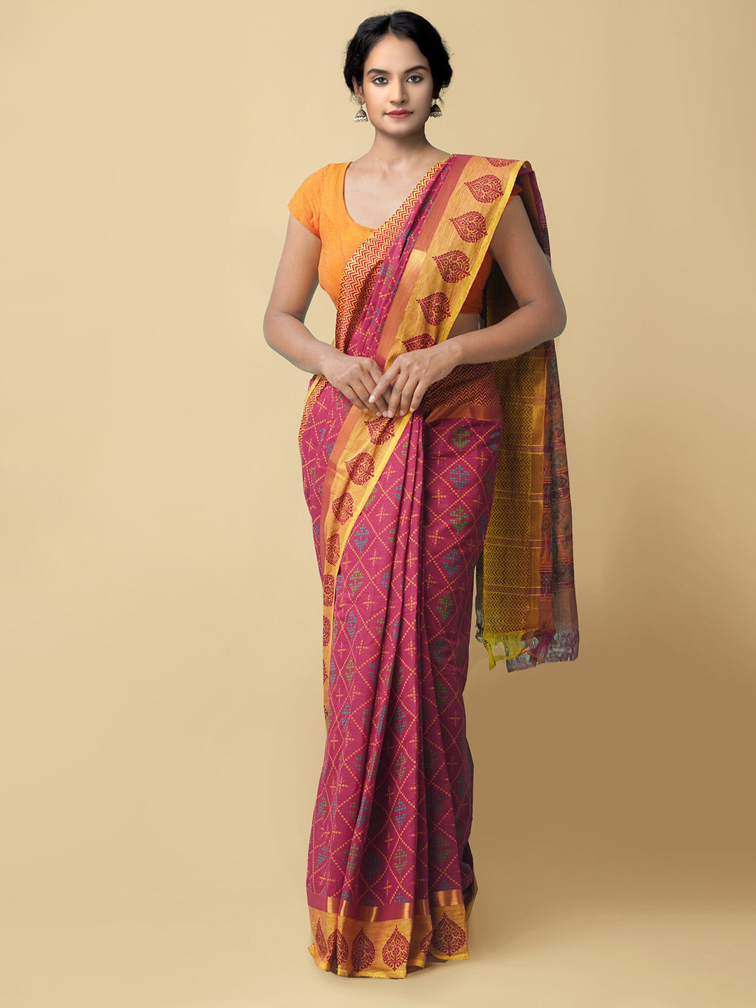 

Unnati Silks Red & Green Zari Pure Cotton Mangalagiri Saree