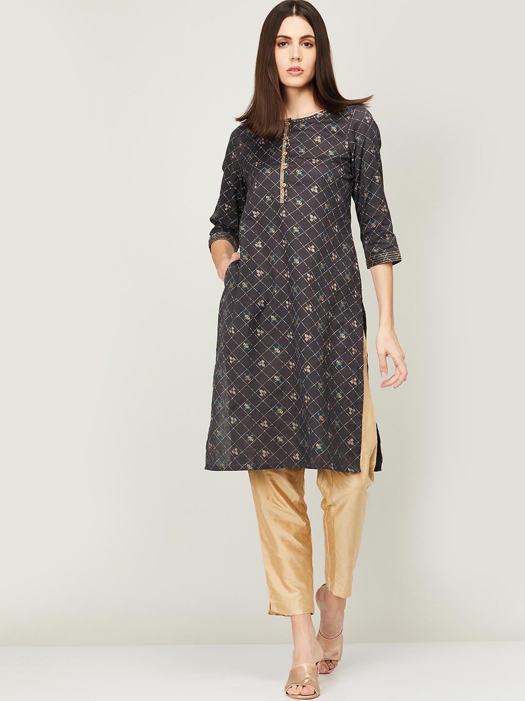 

Melange by Lifestyle Women Grey & Off White Geometric Printed Kurta