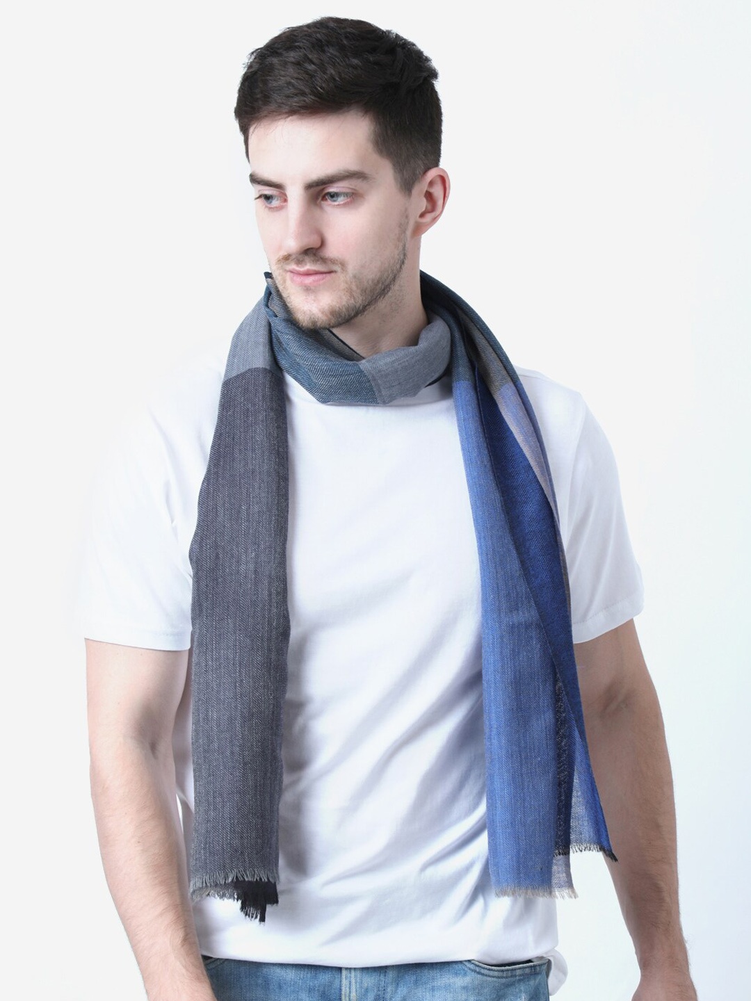 

Calvadoss Men Blue Printed Woolen Muffler