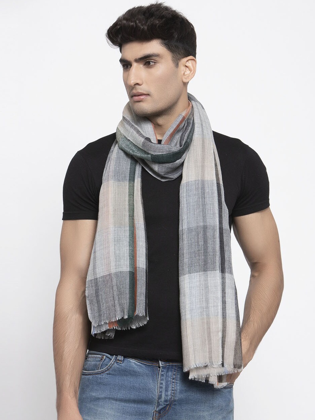 

Calvadoss Men Grey & Black Checked Woolen Muffler