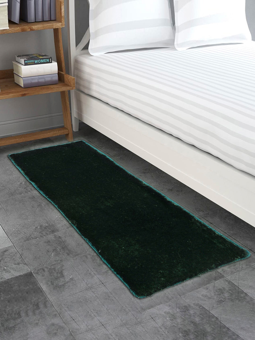 

Arrabi Green Solid Bed Runner