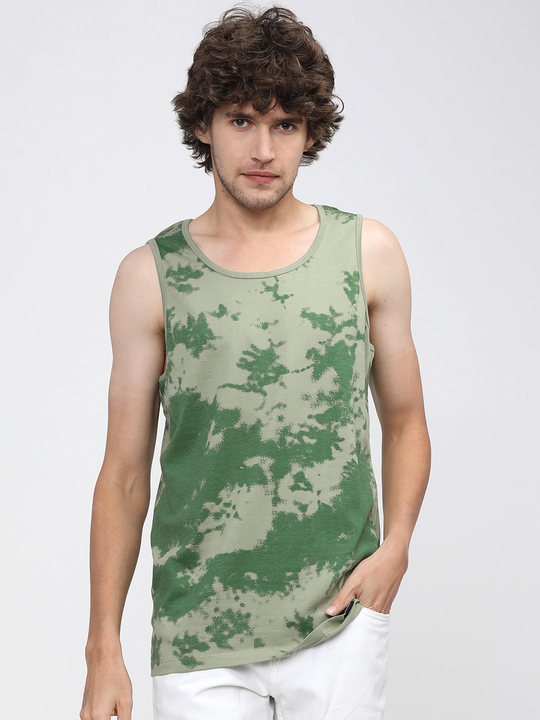 

HIGHLANDER Men Olive Green Floral Printed Tropical Raw Edge T-shirt