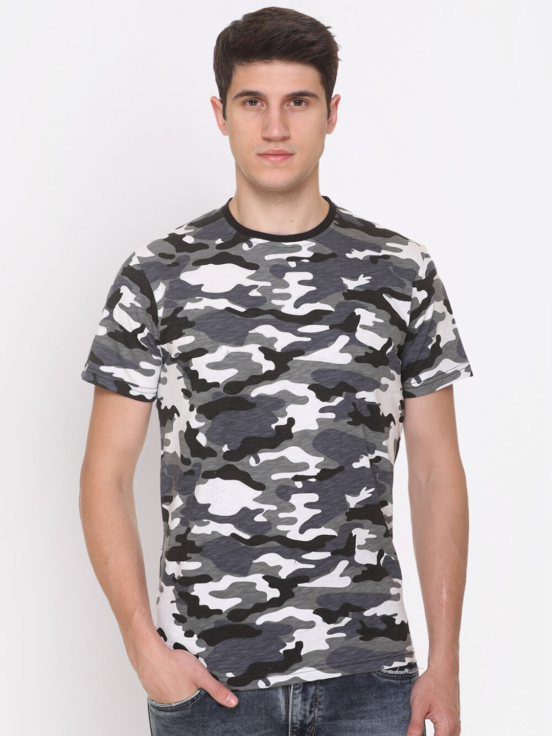 

Obaan Men Black & Grey Camouflage Printed Pure Cotton T-shirt