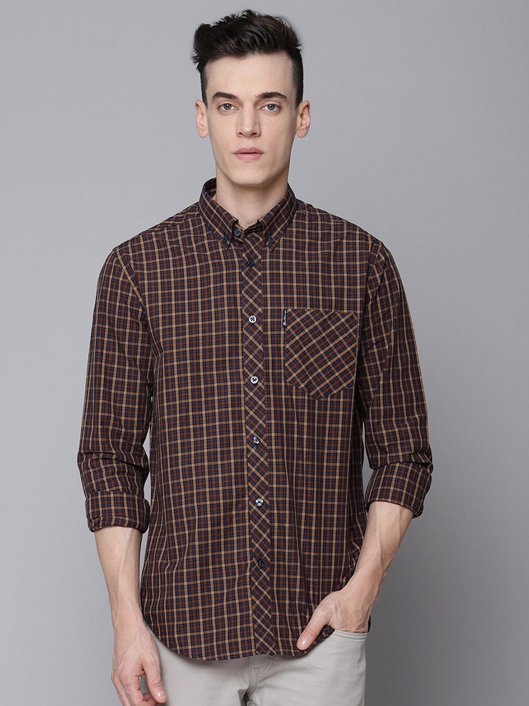 

BEN SHERMAN Men Brown Regular Fit Checked Casual Shirt