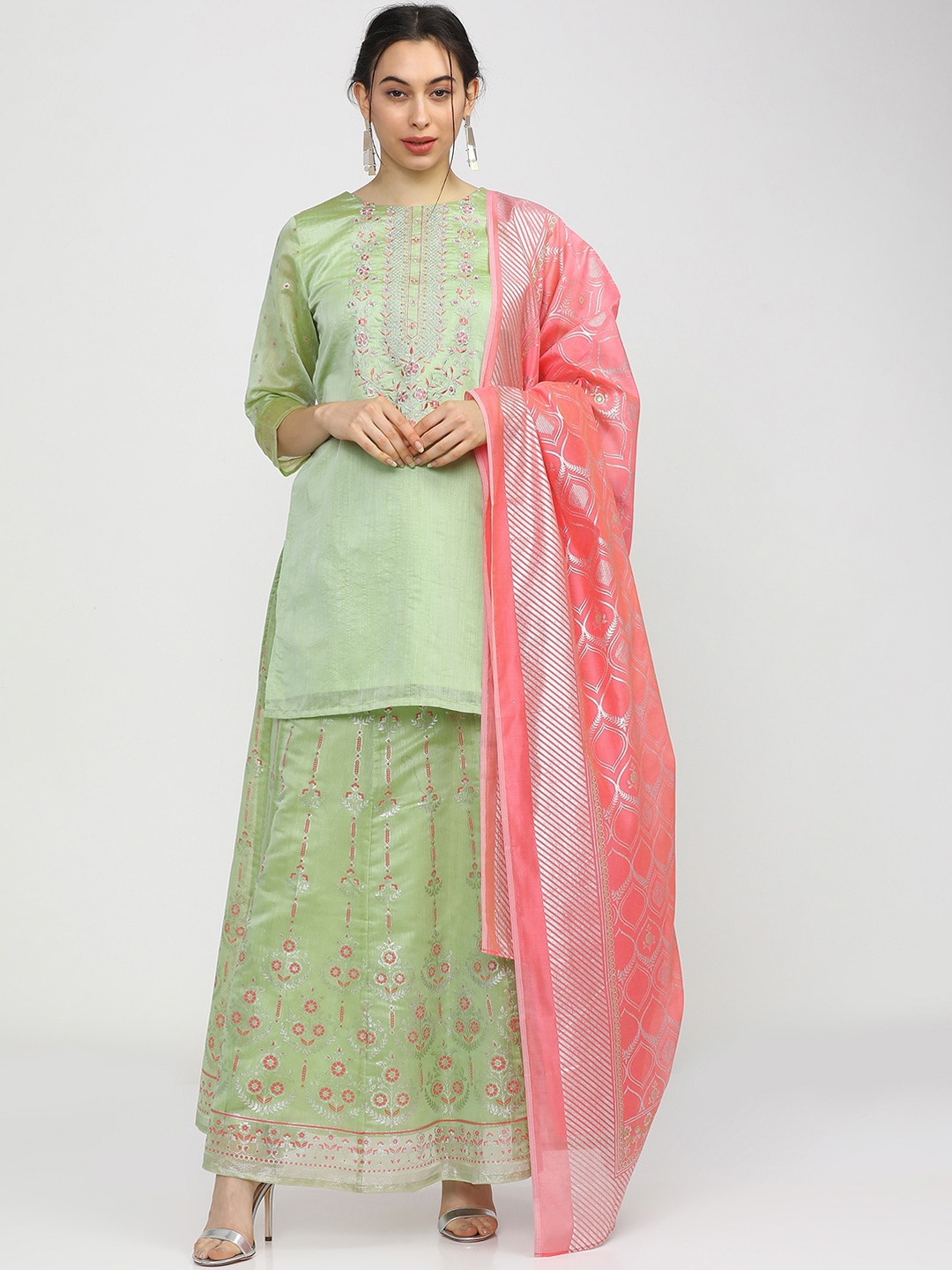 

Vishudh Women Green Floral Embroidered Thread Work Kurti with Skirt & With Dupatta