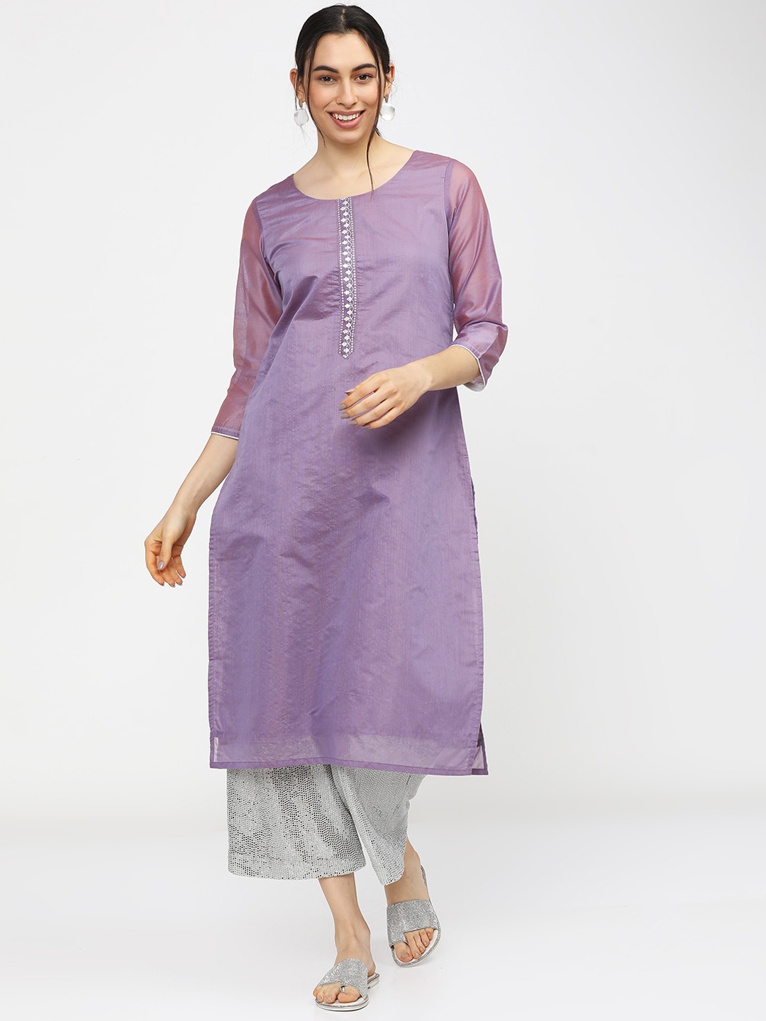 

Vishudh Women Mauve Thread Work Kurta