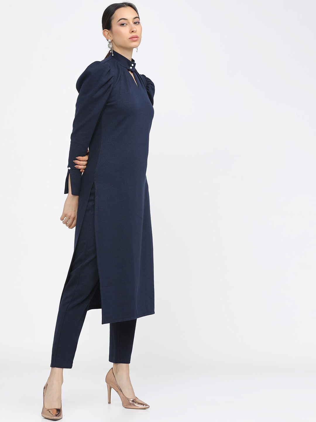 

Vishudh Women Navy Blue Keyhole Neck Cold-Shoulder Sleeves Patchwork Kurta