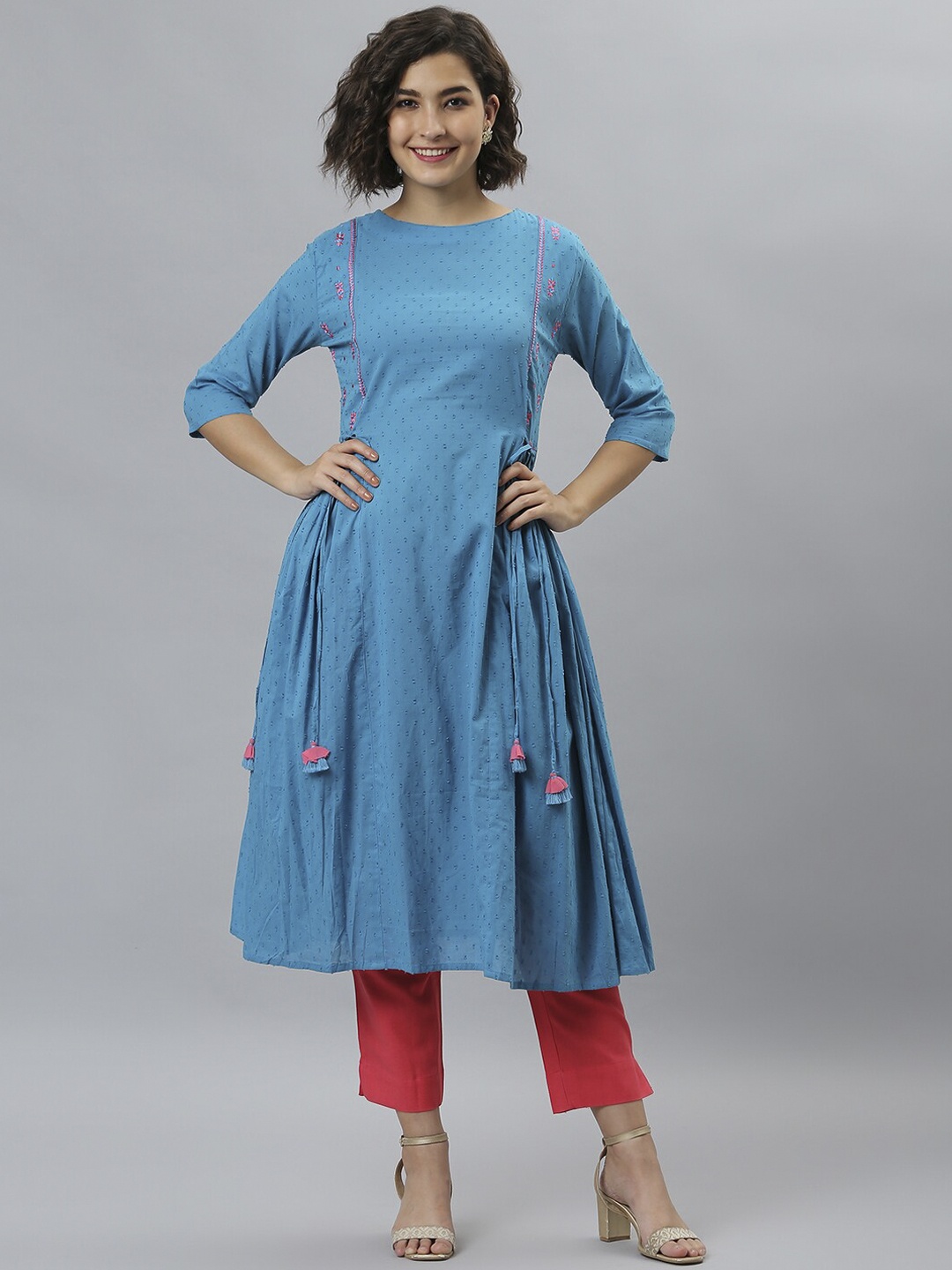 

Janasya Women Blue Flared Sleeves Thread Work Floral Kurta