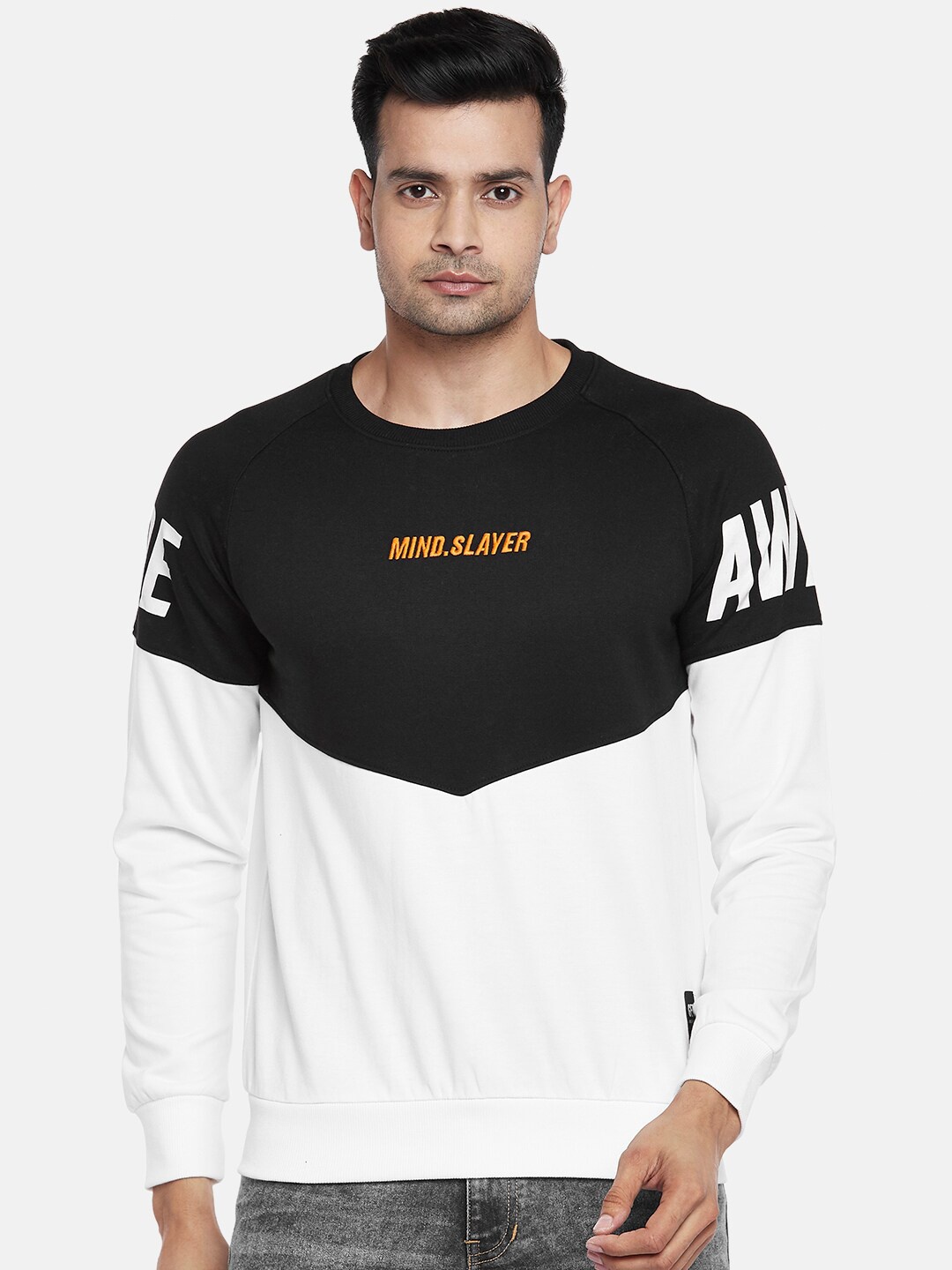 

People Men White & Black Colourblocked Sweatshirt