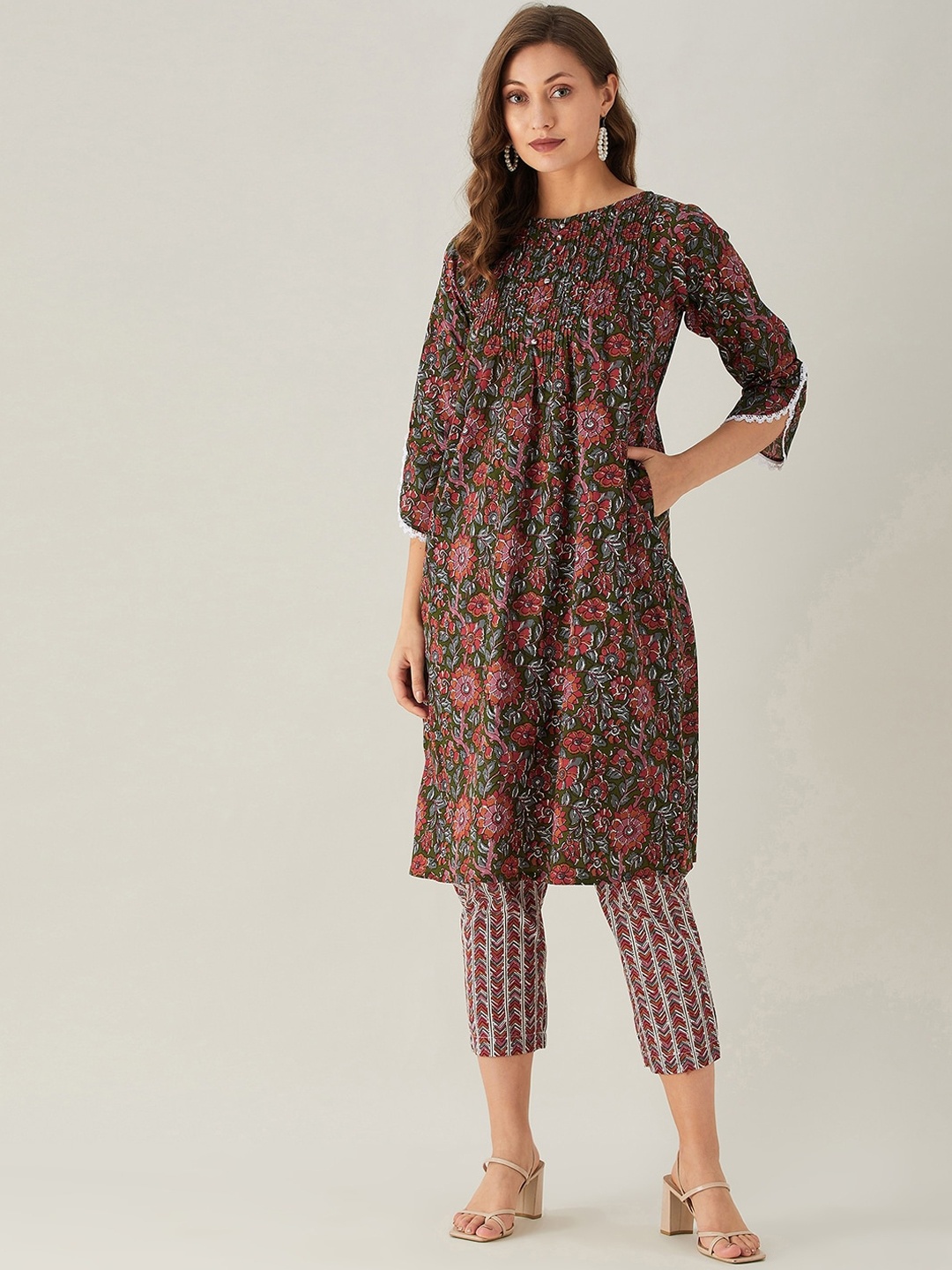 

The Kaftan Company Women Green Ethnic Motifs Printed Pleated Pure Cotton Kurta with Trousers