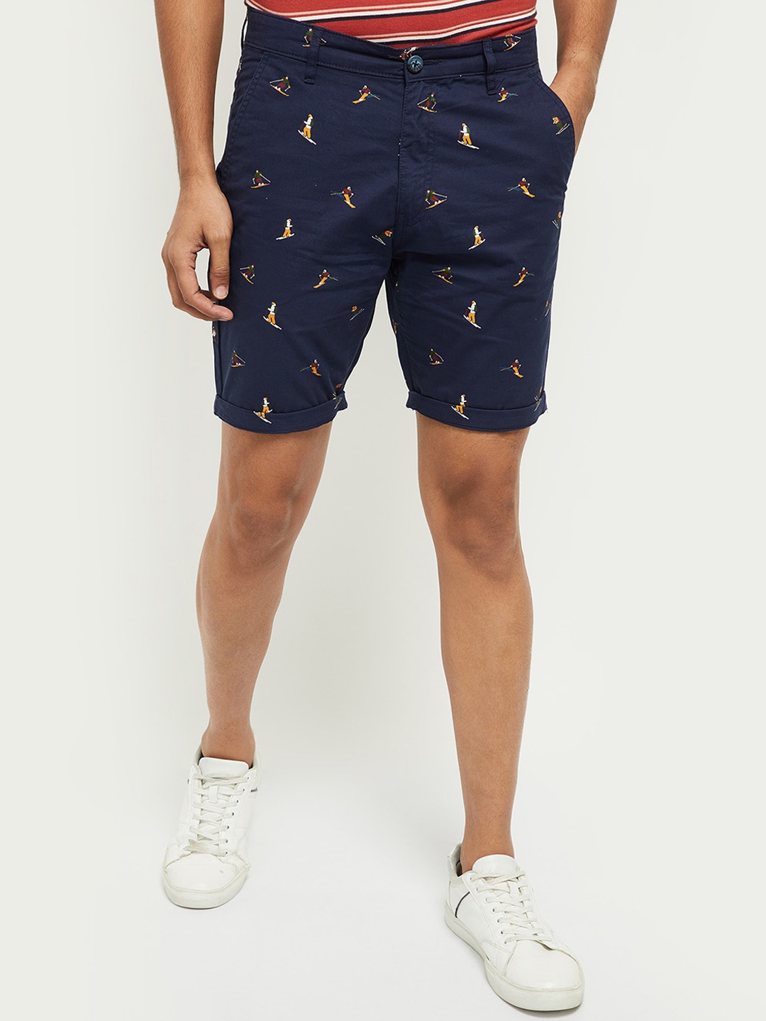 

max Men Navy Blue & Yellow Printed Slim Fit Pure Cotton Shorts