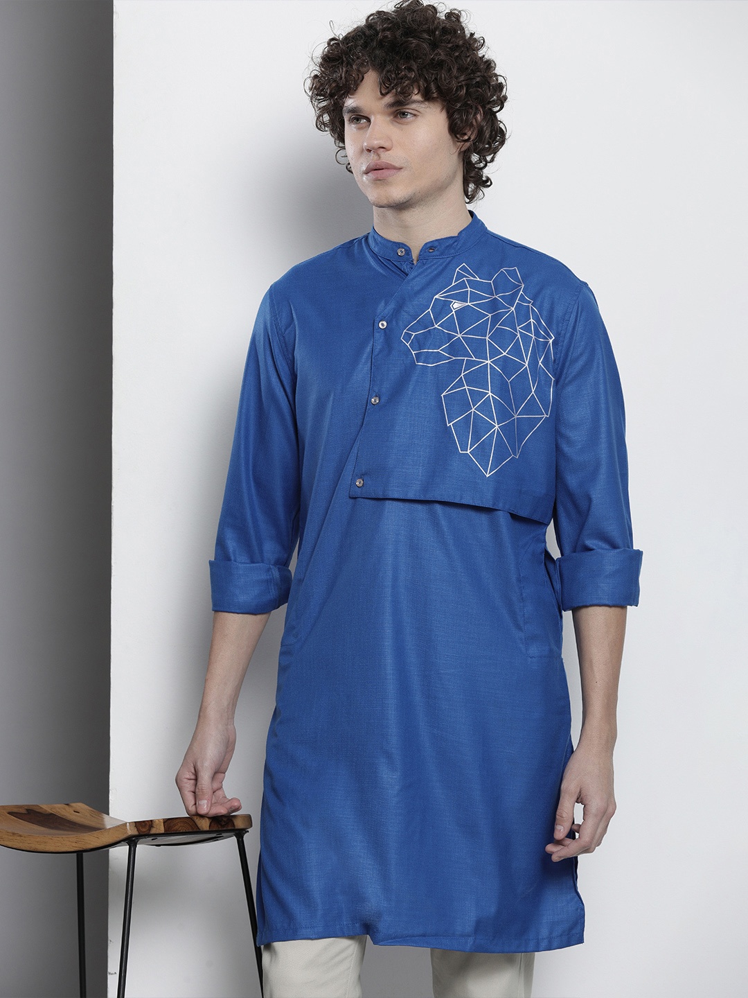 

The Indian Garage Co Men Animal Printed Mandarin Collar Kurta, Blue