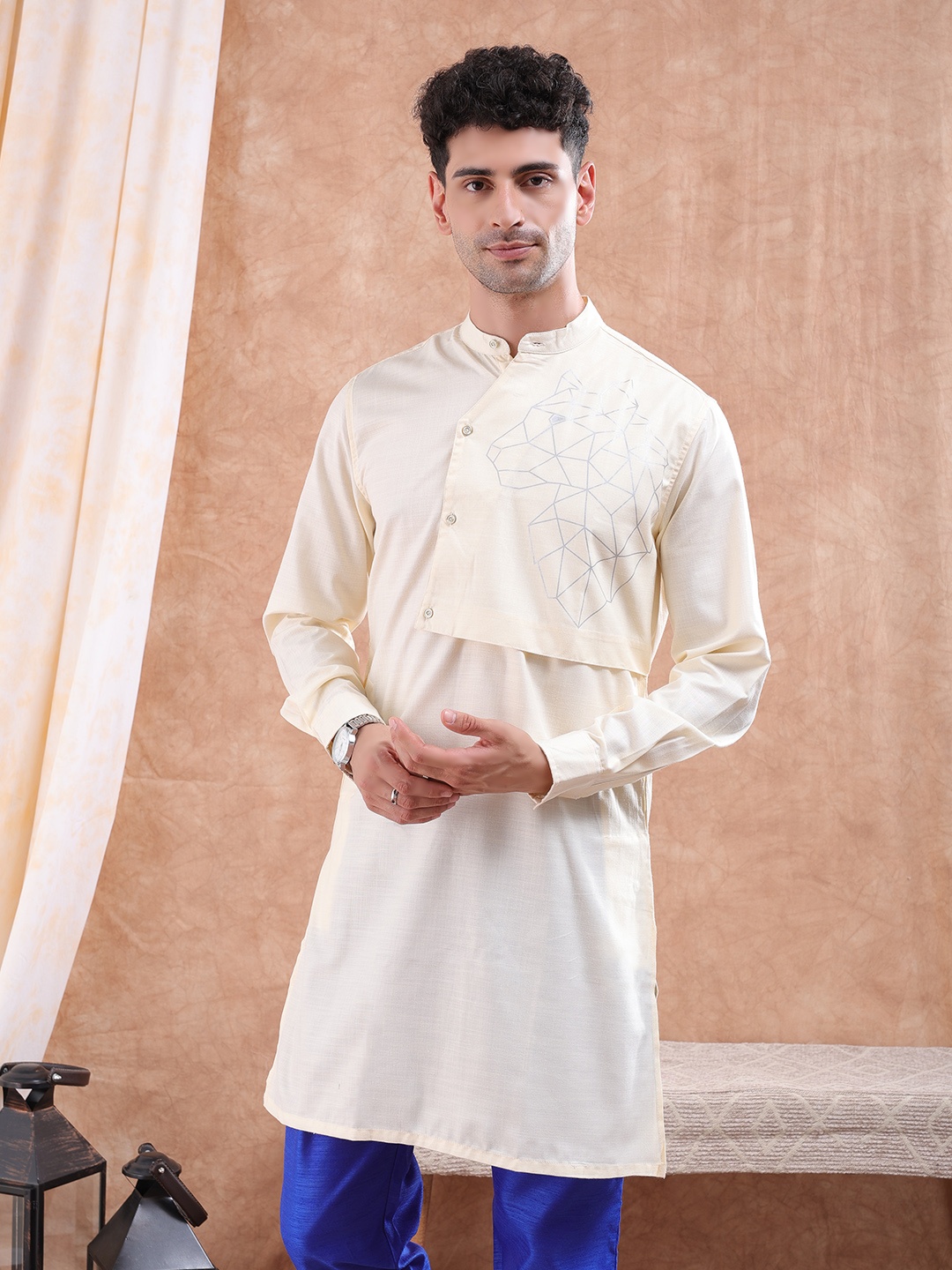 

The Indian Garage Co Men Cream-Coloured Printed Detail Layered Kurta