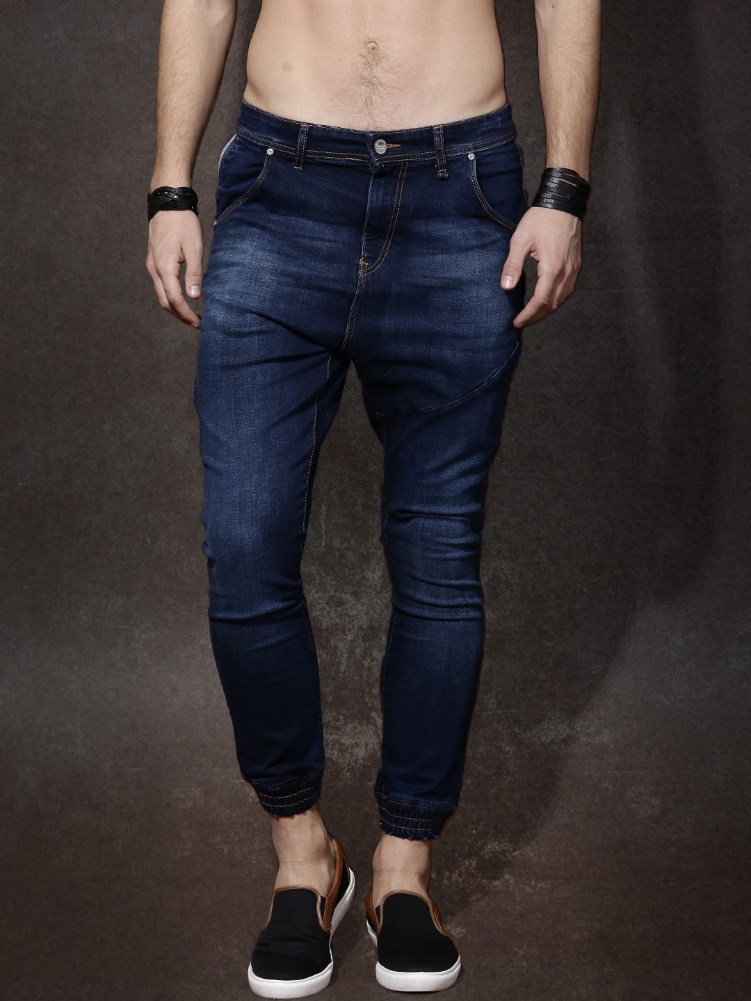 

Roadster Men Blue Low-Crotch Jogger Fit Low Rise Clean Look Jeans