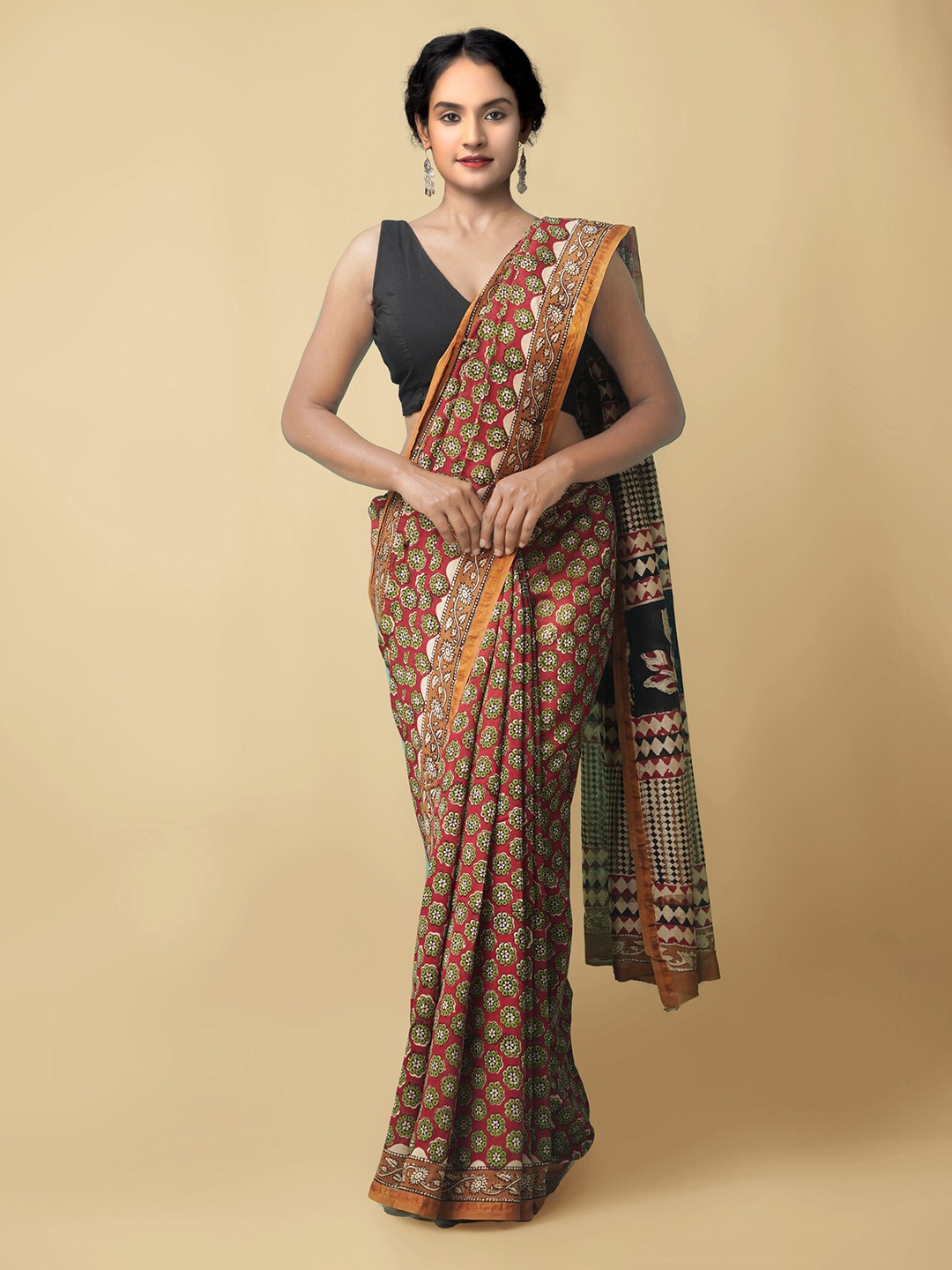 

Unnati Silks Maroon & Black Tie and Dye Silk Cotton Bagru Saree