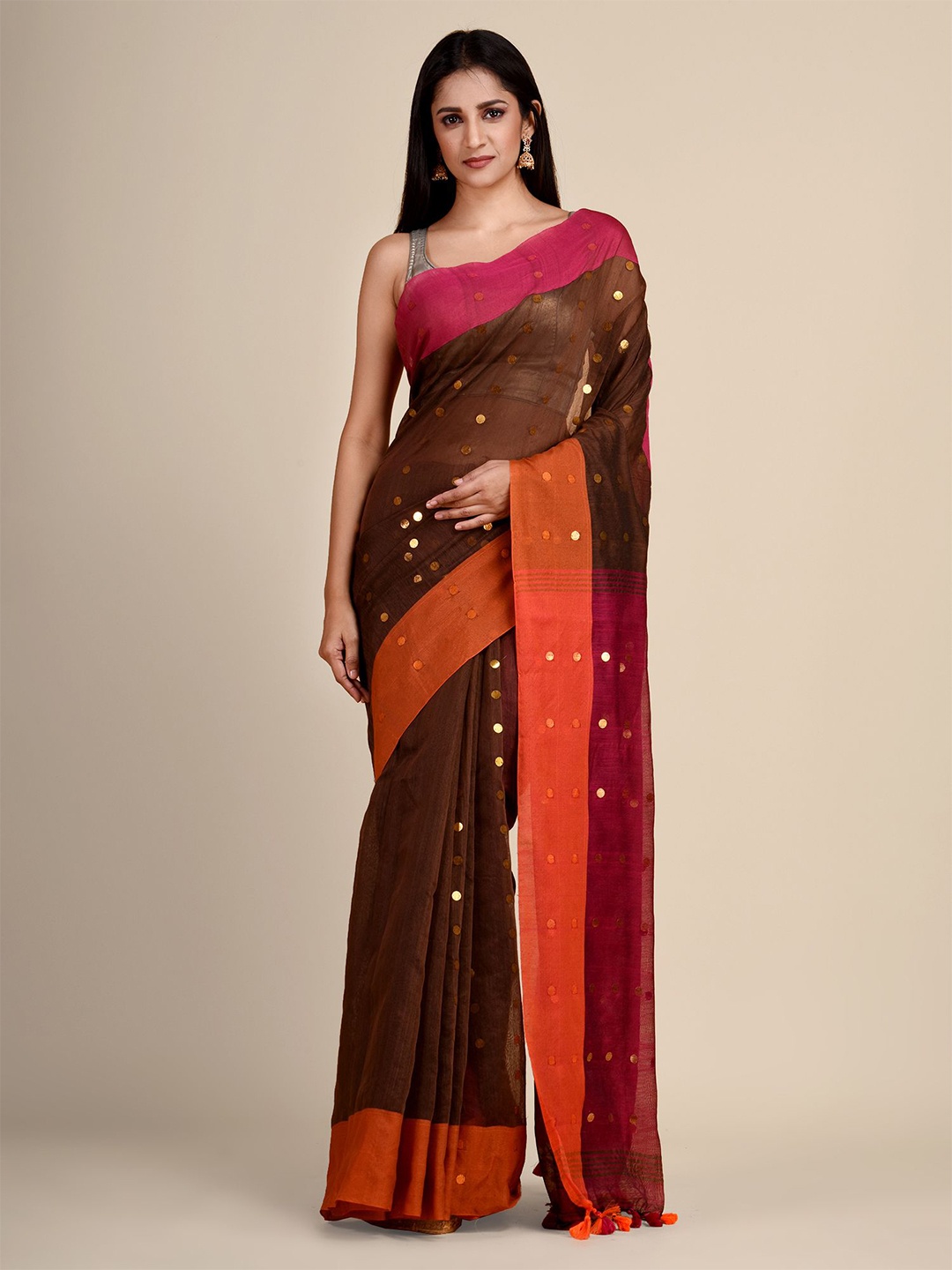 

Arhi Brown & Pink Sequinned Saree